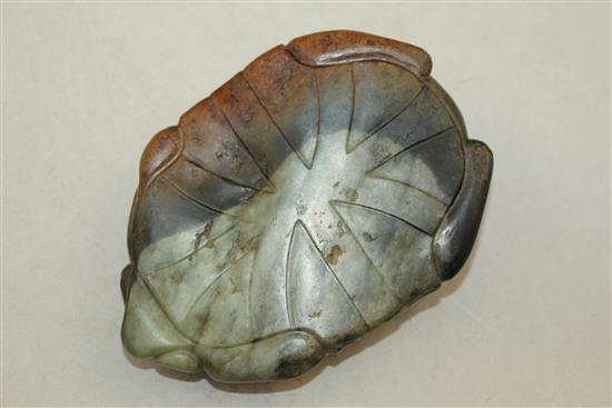 A Chinese grey and black jade figure of a recumbent turtle, 18th / 19th century, 12.5cm